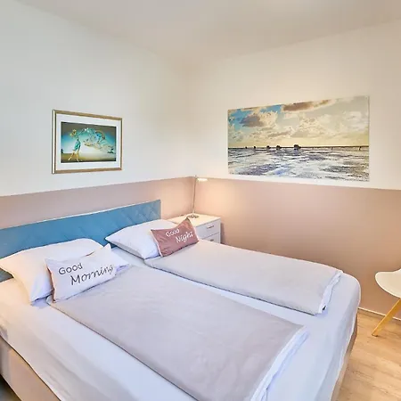 Admiralsgarten, Steuerbord 14 Apartman